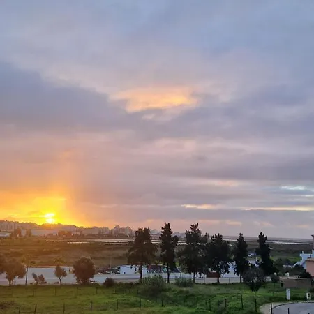 Sleep And Fly Homestay *